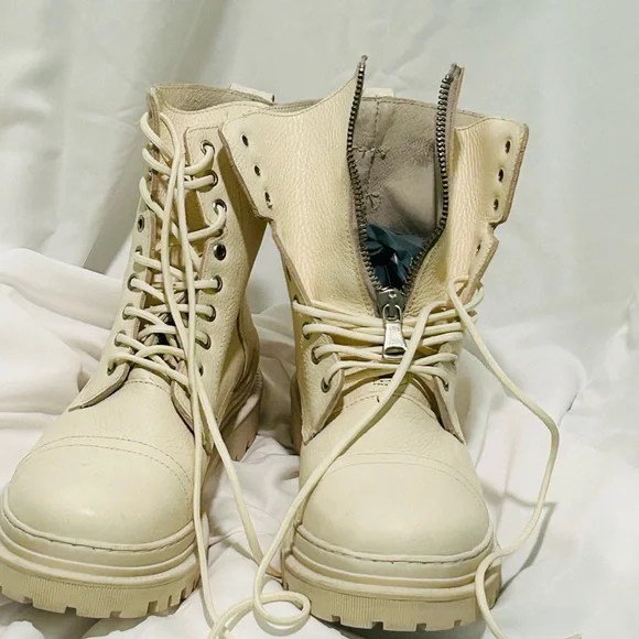 Sz 12 Steve Madden 'The Guard Boot' Cream - Picture 9 of 16